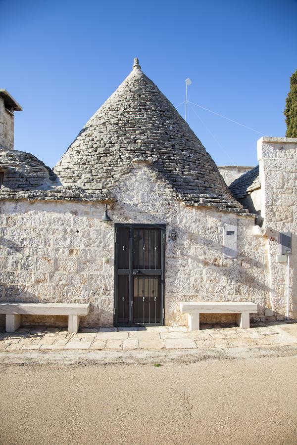 Trulli Pietra Preziosa Hotel มาร์ตินาฟรังกา ภายนอก รูปภาพ